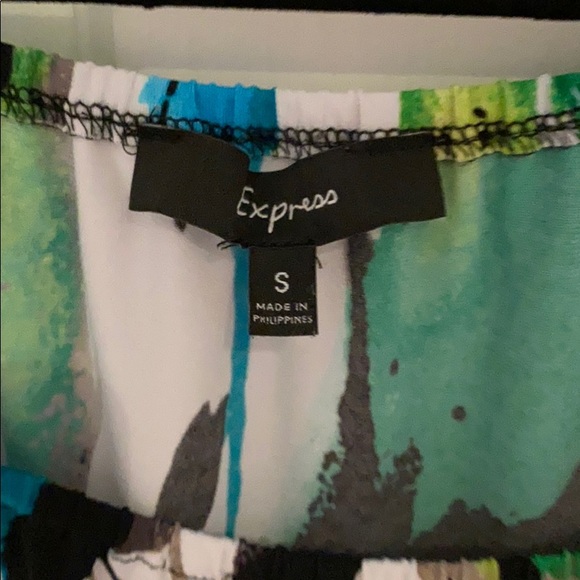 Express Multicolor Paint Design Top - Picture 3 of 3